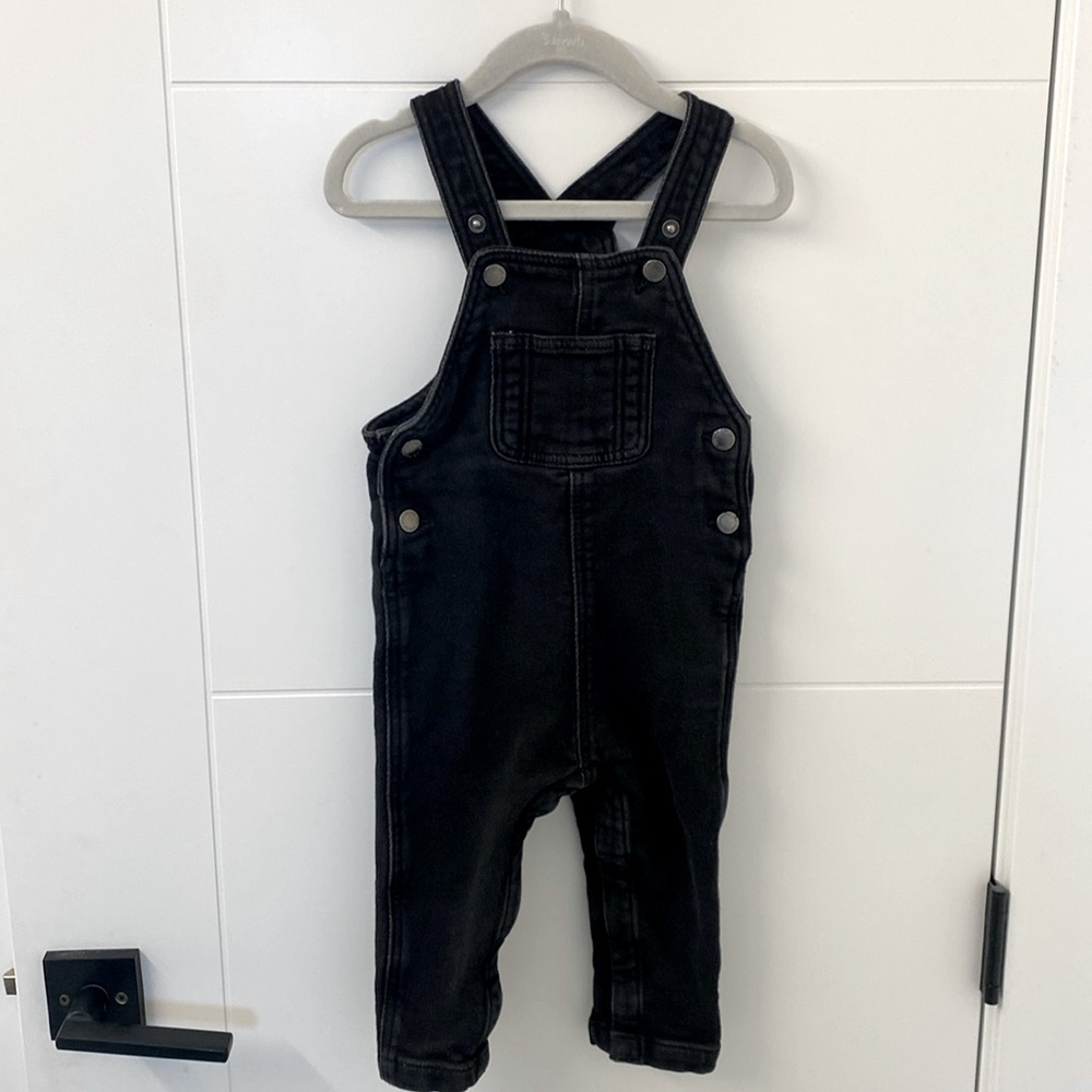 ⚫️ Joe fresh ⚫️ black soft denim overalls with snaps - 18-24 months
